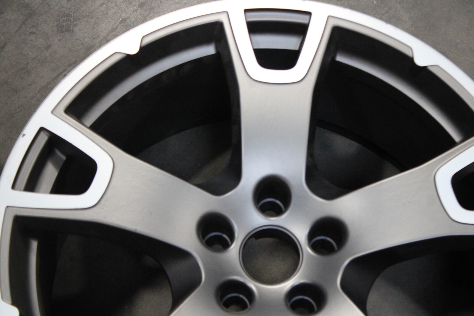 17 18 19 20 MASERATI LEVANTE 20x9 20" OEM WHEEL 96296 670044701 6700447013849