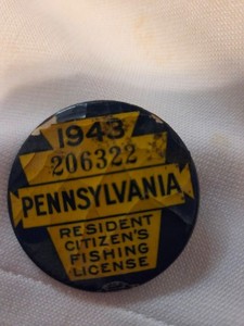 Original Vintage 1943 Pennsylvania Resident Fishing License Button Pin Badge As