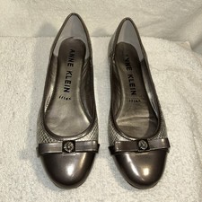 Anne Klein Women  s Shoe Tarlya Size 9 M,Silver Cap Toe Bow Ballet Flat,Pre Owned