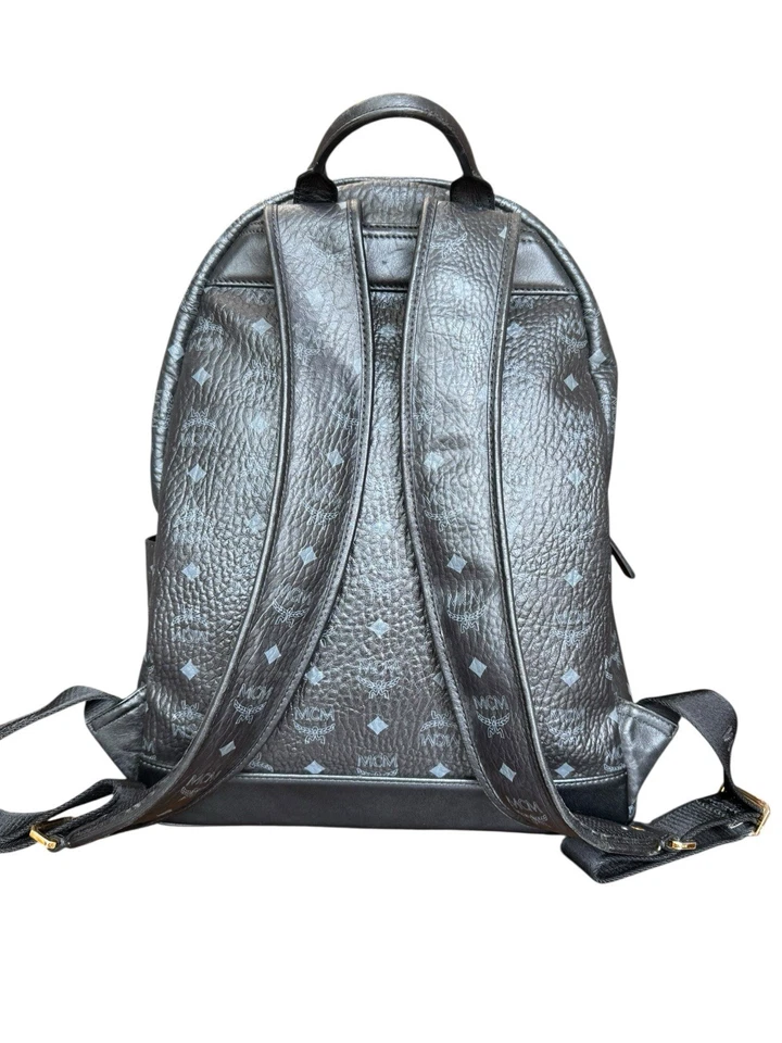 MCM Stark Mochila Grande Bolso de Cuero Tachonado Negro con Tachuelas Doradas y Plateadas Foto 2 de 4