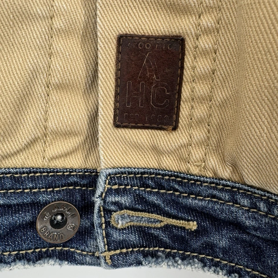 Chaqueta de mezclilla envejecida bordada Akoo talla XL ropa de calle urbana difícil de encontrar usada en excelente estado Foto 3 de 4