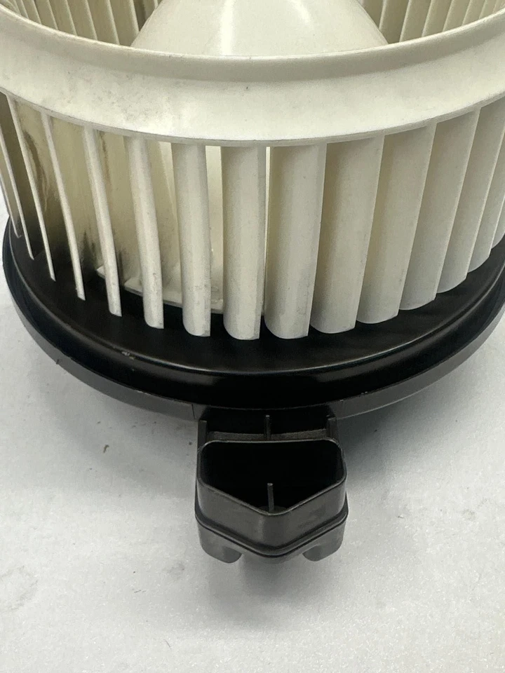 Двигатель вентилятора Honda Insight 2019–2022 годов выпуска в сборе от оригинального производителя 79310texf11 - Изображение 3 из 4