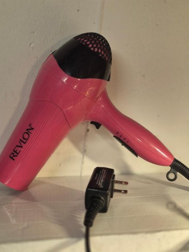 Revlon Essentials Frizz Contron Ionic Hair Dryer