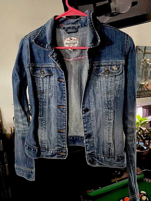 🔥SALE!-RARE-Abercrombie & Fitch Y2K  Jean Jacket  Distressed-sz L Fits MEDIUM