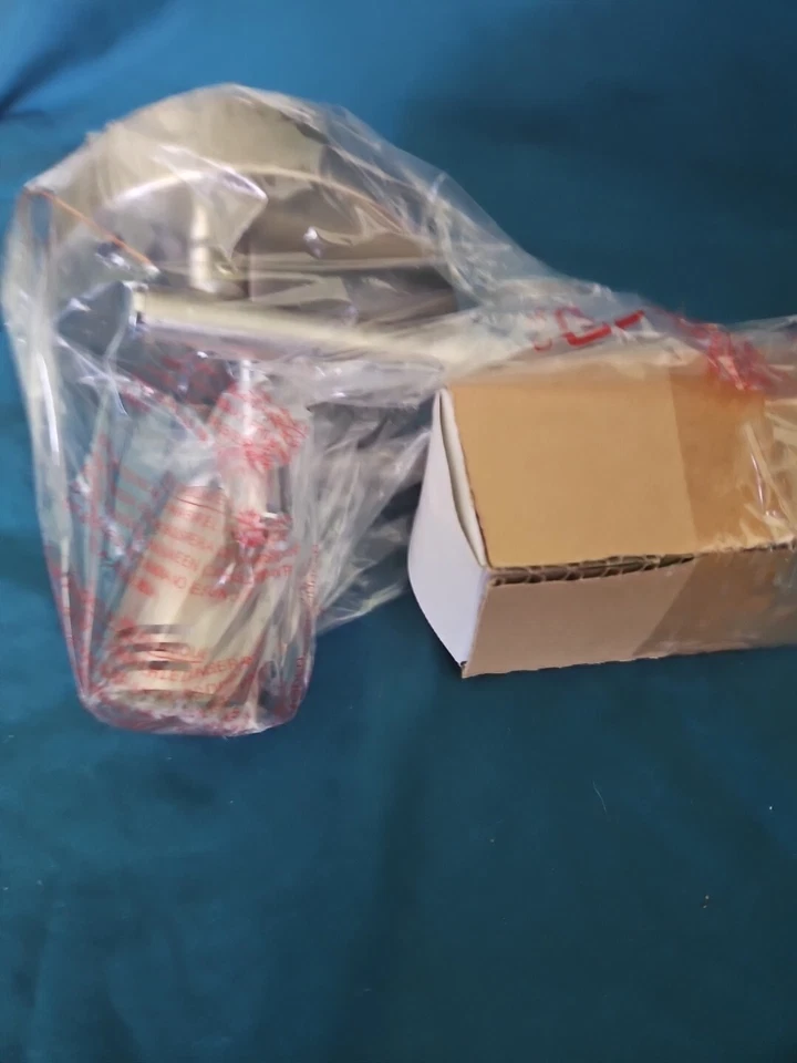 Portfolio Luz de Pista Decorativa 3 Cabezales 0328386 Acabado Níquel Cepillado Nueva en Caja Foto 4 de 4