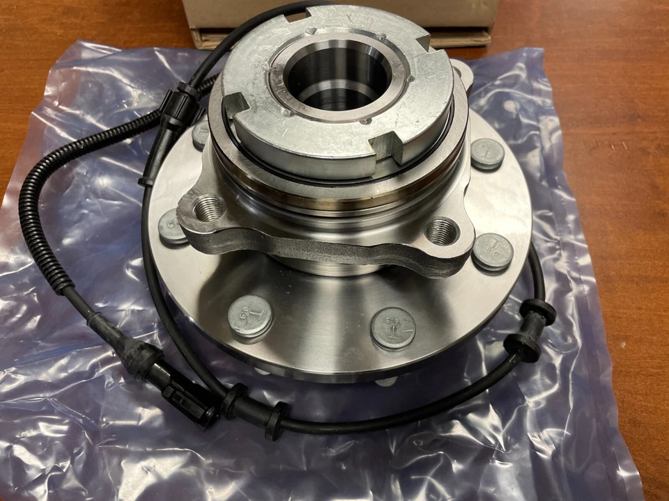 Front Wheel Bearing/Hub Assembly for 1999-2004 Ford F-450/F-550 Super Duty 2WD — 第 3/4 张图片