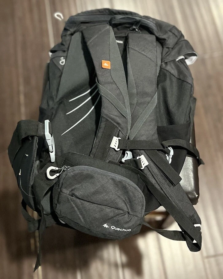 Mochila de caminhada Decathlon Quechua 20L refrigeração a ar preta - Imagem 4 de 4