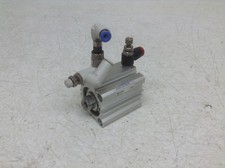 SMC CDQ2B32-25D Pneumatic Cylinder CDQ2B3225D