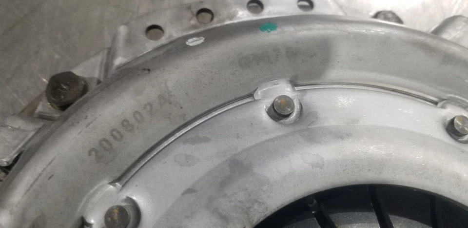 1965 CHEVY CORVETTE C2 327 300HP MT FLYWHEEL WITH PRESSURE PLATE AND CLUTCH DISC Foto 3 de 4