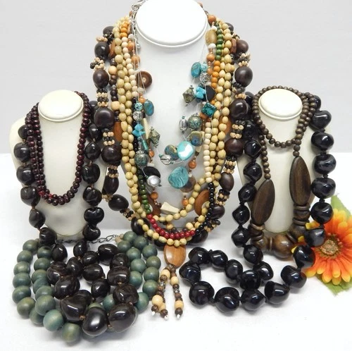 VINTAGE TO NOW BOHO THEMED FASHION /COSTUME JEWELRY NECKLACE LOT