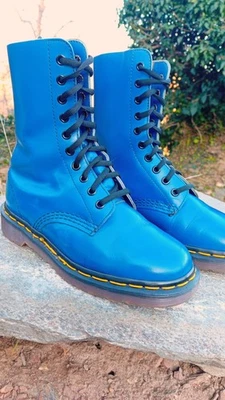 Dr Martens 1490 Bleu Made in England UK4 / EU37 – 10 trous vintage cuir bleu... - Photo 1/4