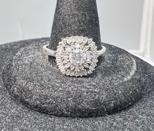Beautiful Sterling Silver Ring w/ CZ Size 11 Marked 925 Excellent