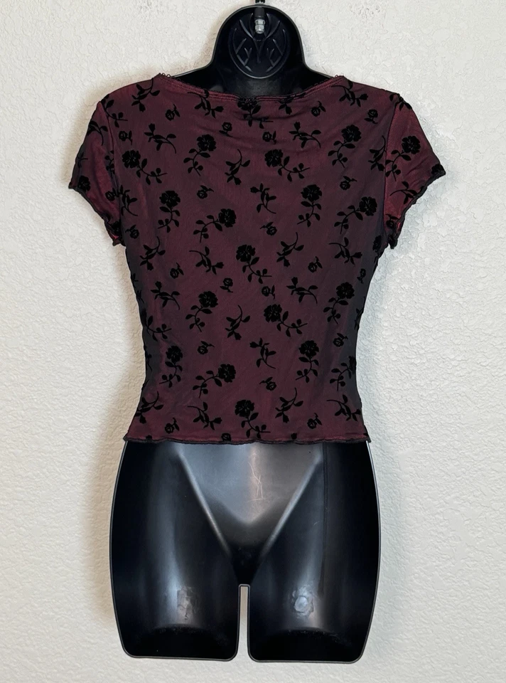 Y2K 蕾丝花卉娃娃上衣小号垃圾深色浪漫复古灵感奇思妙想 — 第 4/4 张图片