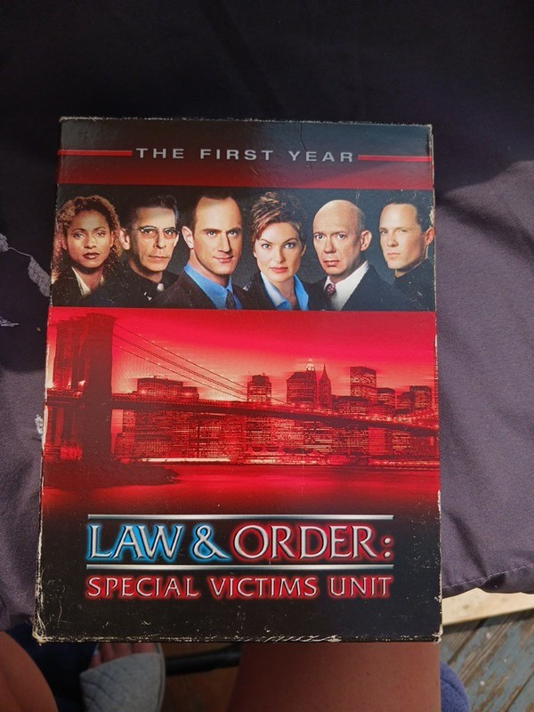 Law & Order-Special Victims Unit: the First Year (DVD, 1999) SCUFFED BOX
