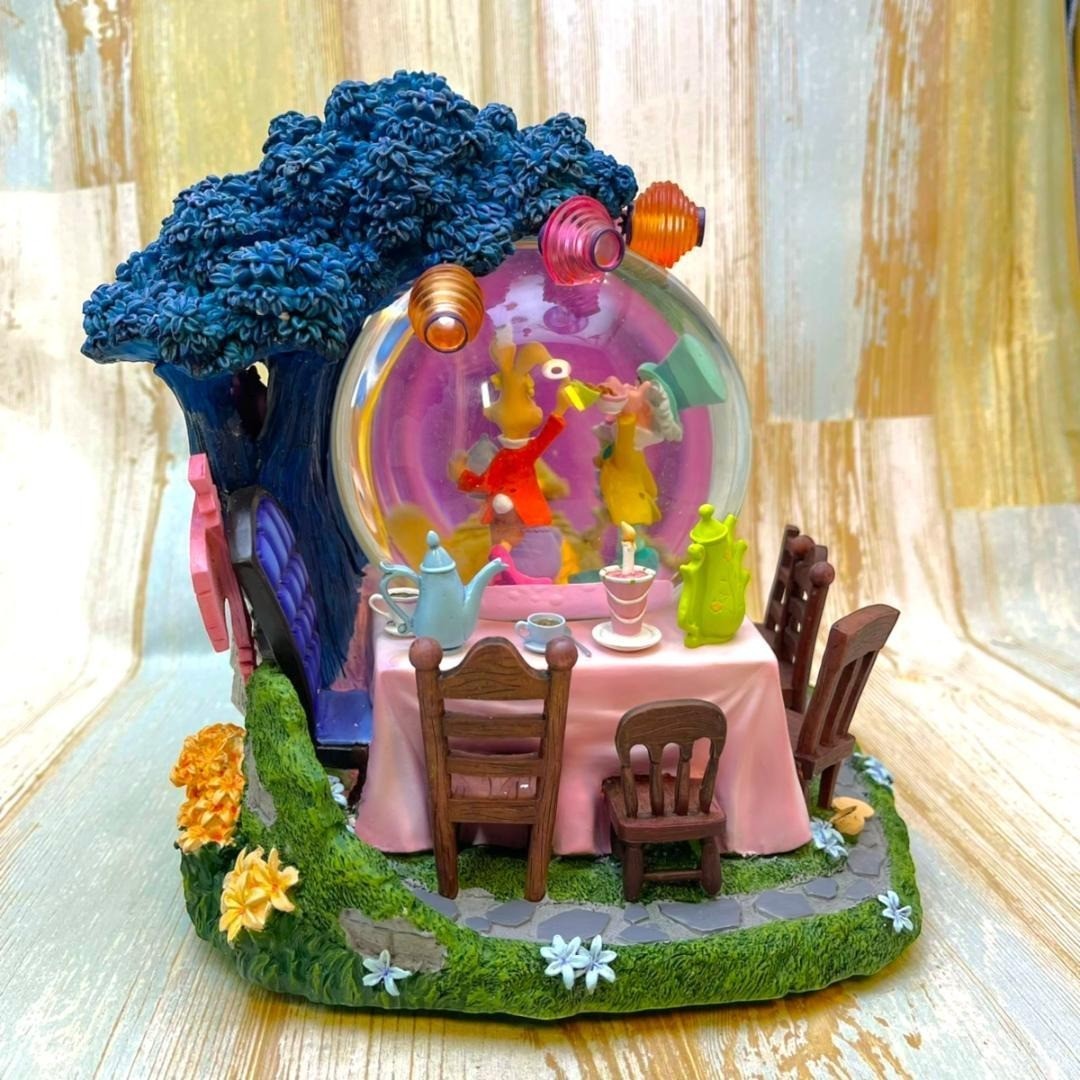 Disney Alice in wonderland Snow Globe Music Box H21cm × W29cm Rare
