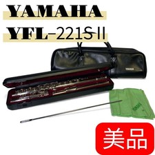 Beautiful item  YAMAHA Flute YFL-221S  with hard case