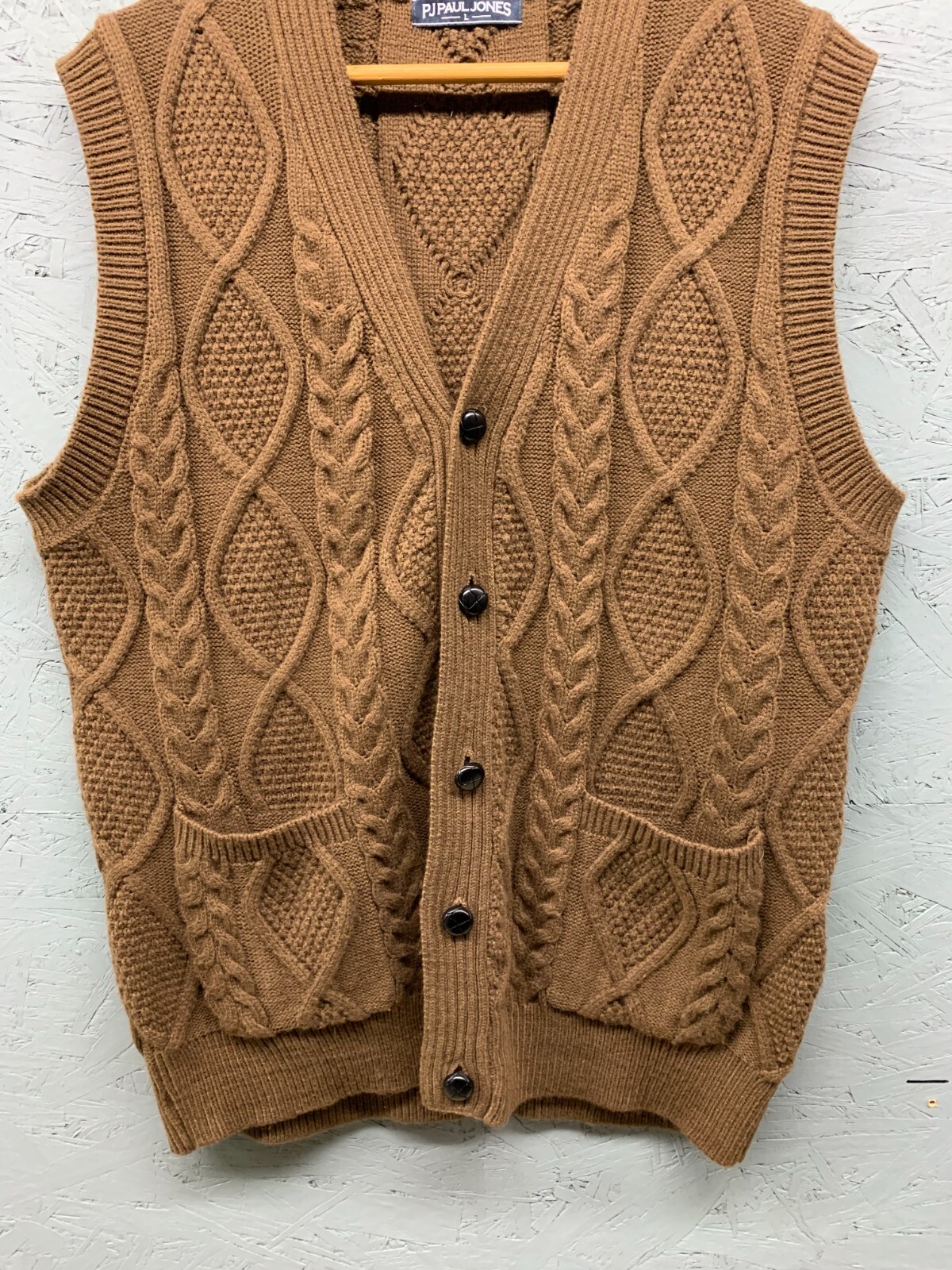 Picture 4 of 24