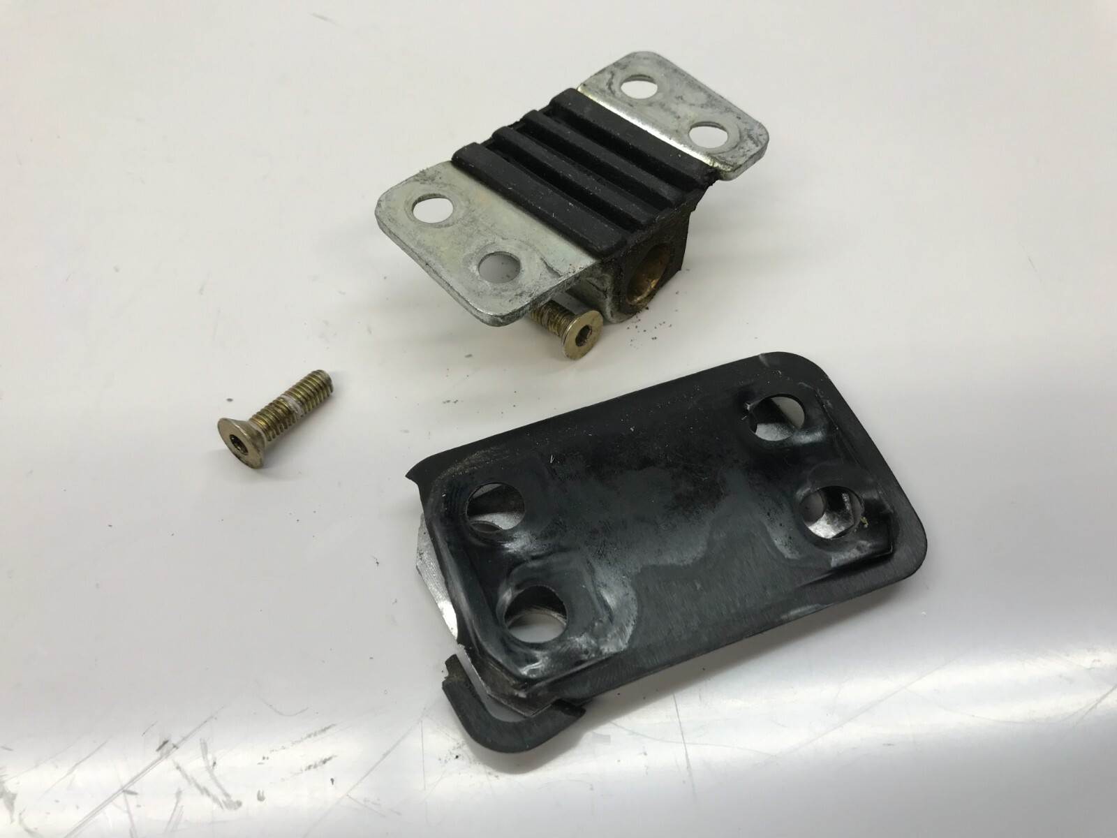 LAMBORGHINI DIABLO MURCIELAGO LP640 DRIVER LEFT DOOR LOCK STRIKER OEM 410831407A