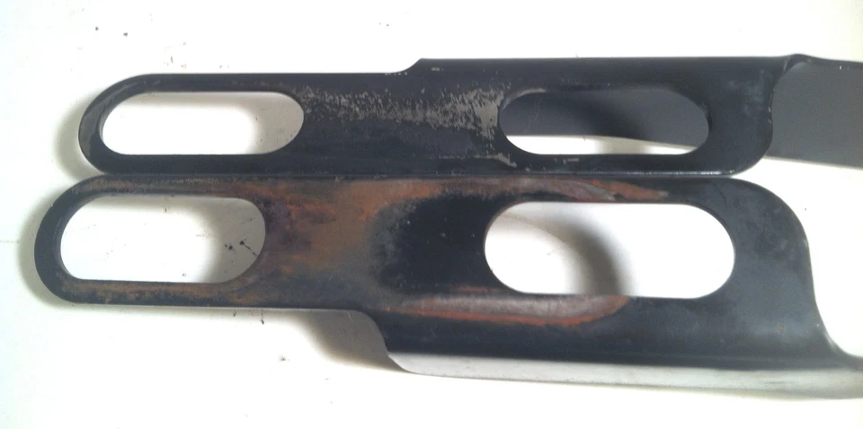 2000-2002 MERCEDES-BENZ E430 ~ SUPORTE DE TUBO DE DOBRADIÇAS DE ESCAPE / ALMOFADA DE BORRACHA ~ FABRICANTE DE EQUIPAMENTO ORIGINAL - Imagem 3 de 4