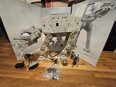 Star Wars 1981 AT-AT Imperial Walker Working 15  Figures/accessories/art3 Kenner