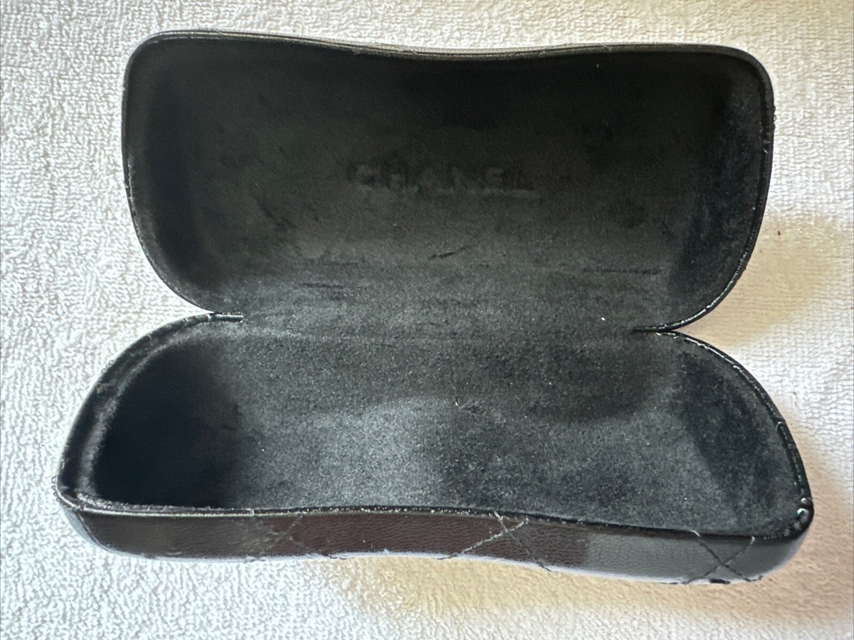 Chanel Sunglass Case Black Leather Quilted Logo | eBay display picture 2