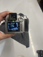 Fujifilm FinePix S3000 Bridge Camera 3.2MP 6x Optical Zoom Silver DPOF USB