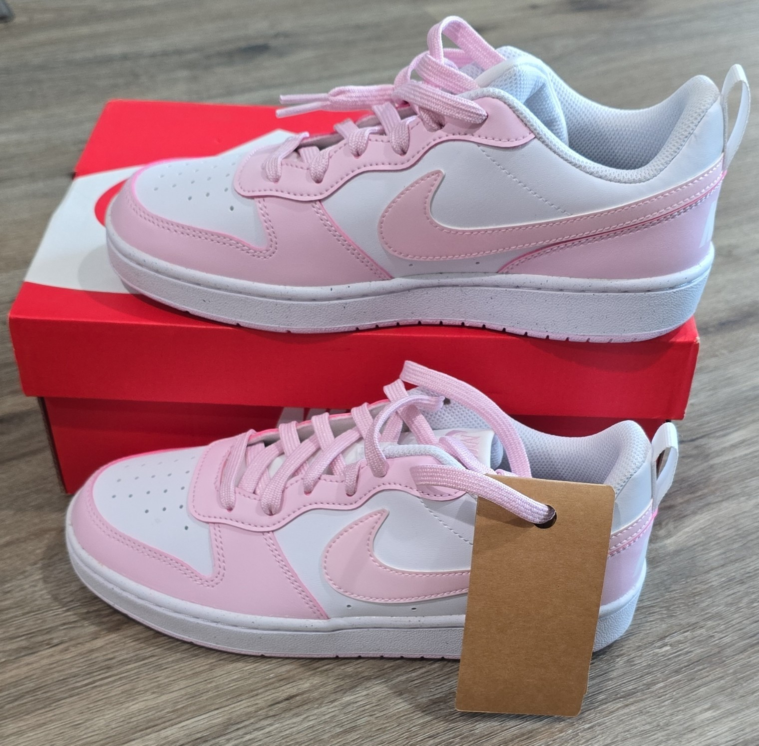 Nike Unisex Kids Low Top Leather Colorblock Lace-Up Sneaker Pink/White 6.5