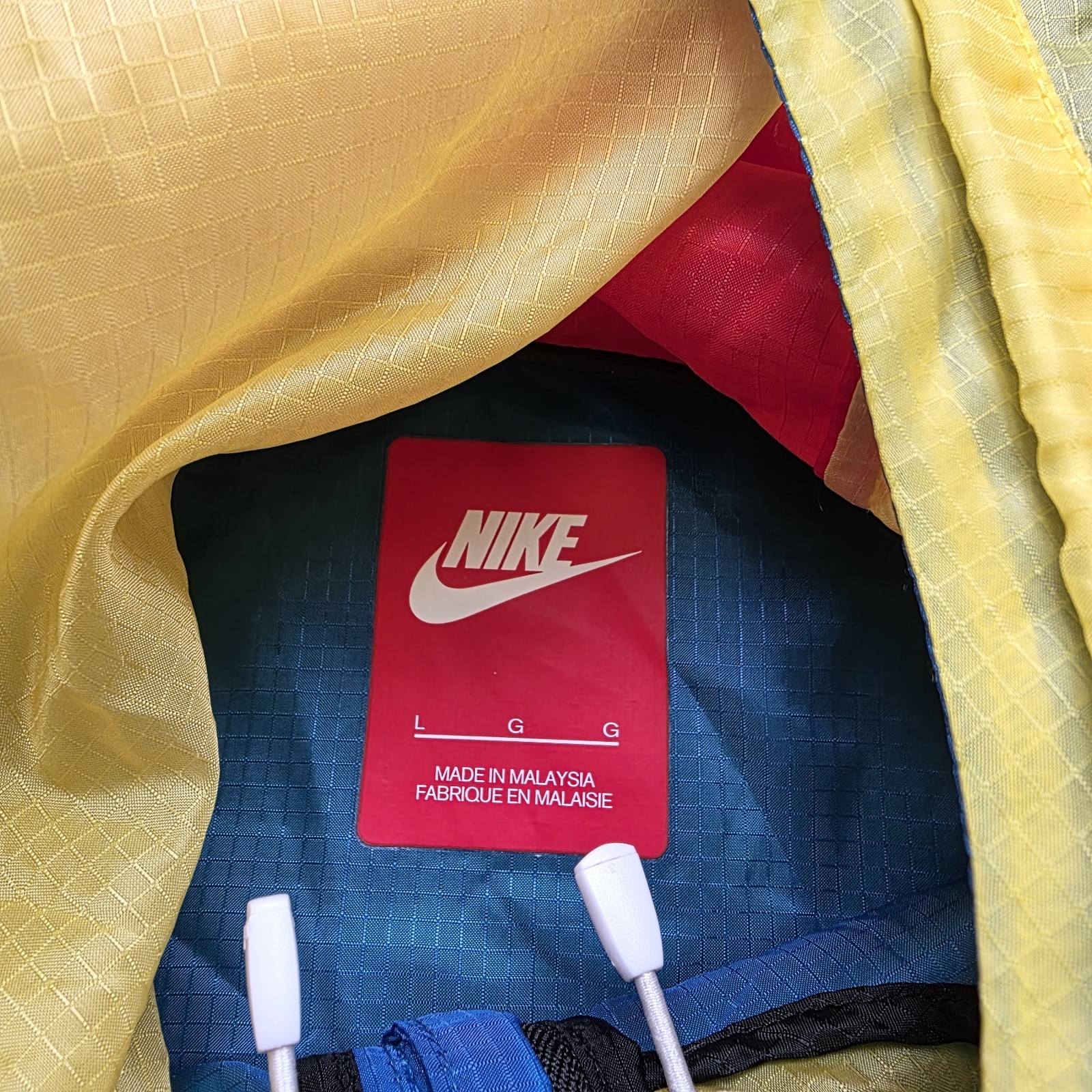 Nike Tech Hyperfuse Windrunner Multicolor Windbre… - image 3