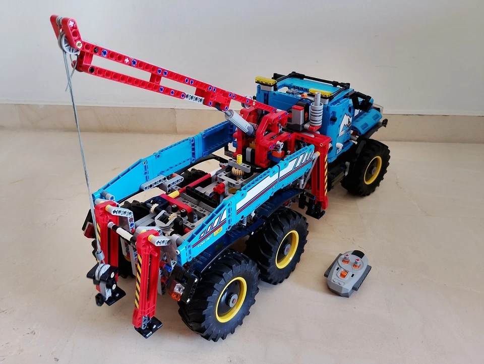 LEGO Technic 42070 6x6 All Terrain Tow Truck, foto 4 de 4