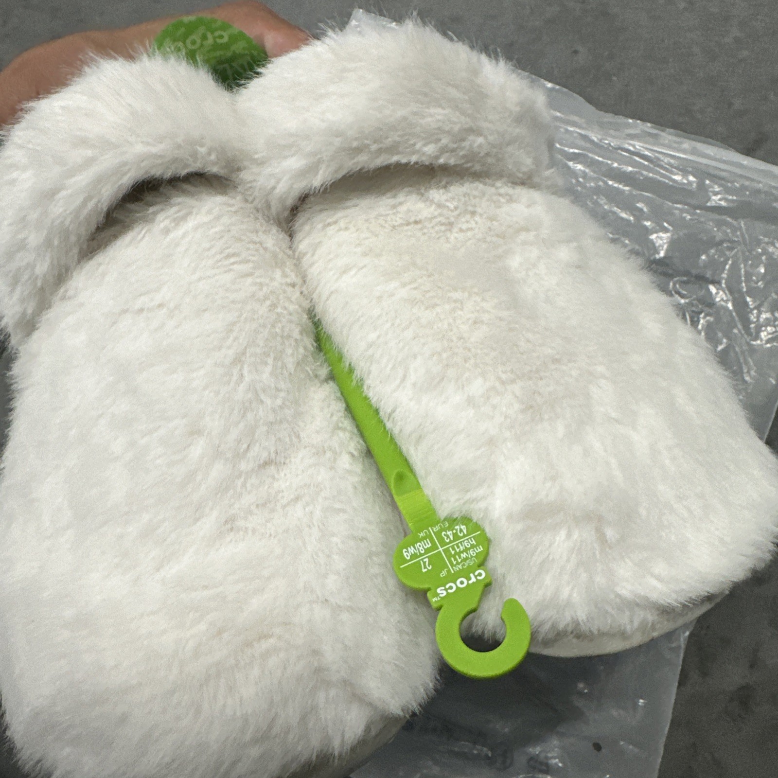 Crocs Classic Cozy Luxe Slipper Size 9m/11w brand new image 6