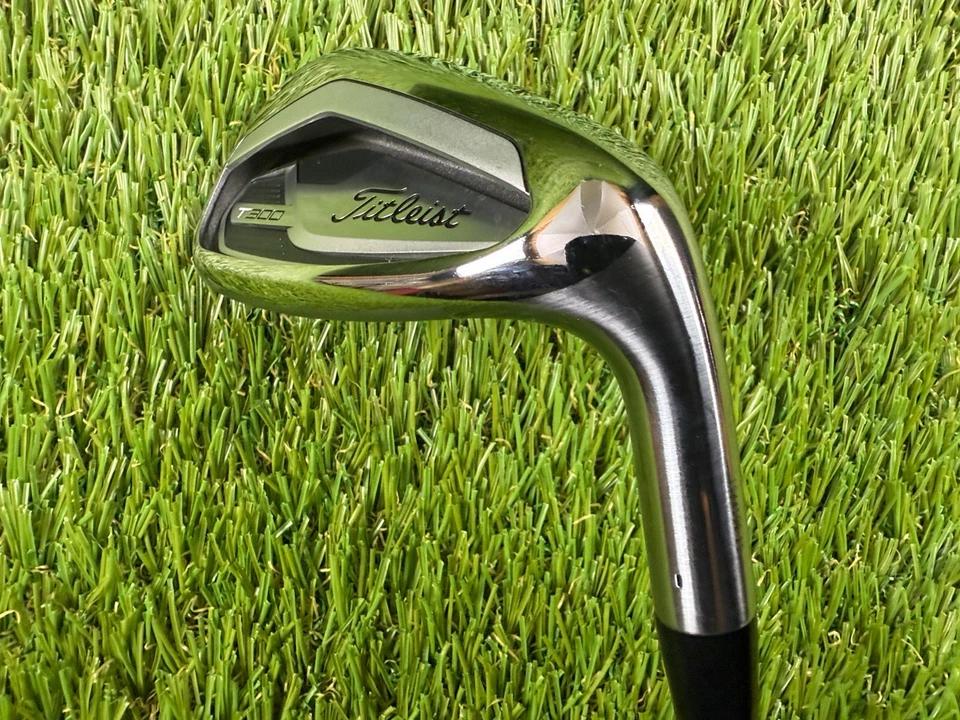 *Nice* Titleist T300 48* Wedge | Right Hand | AMT Red R300 Regular - Image 4 of 4