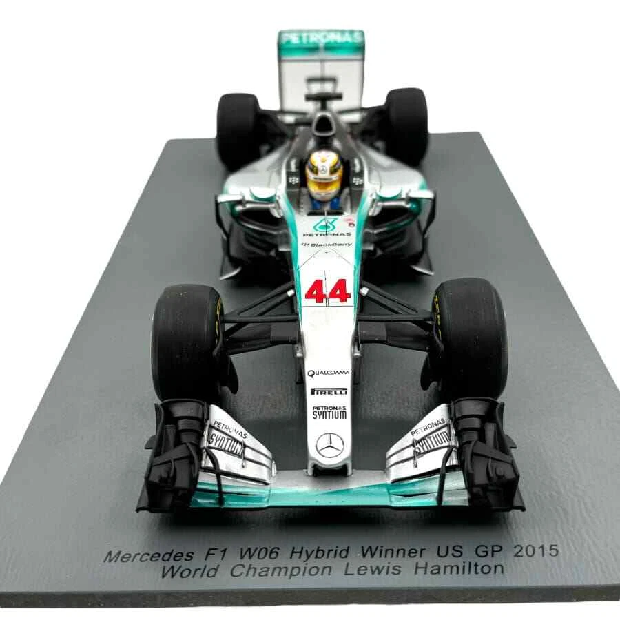 Modellino F1 Spark 1/18 Mercedes F1 W06 Winner US Gp 2015 F1 World Champion 2... - Immagine 3 di 4