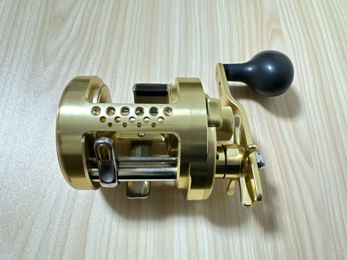 Baitcasting Reel 05 CALCUTTA CONQUEST 1001F Left RF528901 Fishing