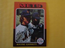 1975 Topps Baseball Card - Third Base Wayne Garrett #111