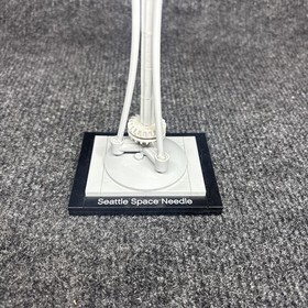 LEGO 21003 ARCHITECTURE Seattle Space Needle Complete NO BOX OR MANUAL *GLUED*