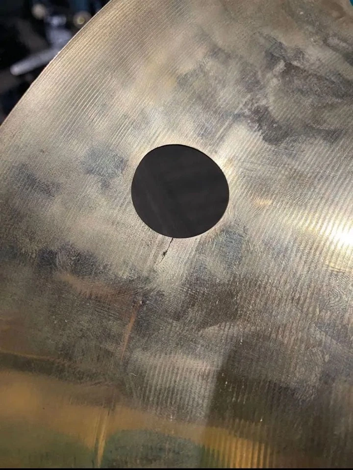 Platillo Zildjian Custom China 18 con perforación de grietas y agujeros Foto 3 de 3