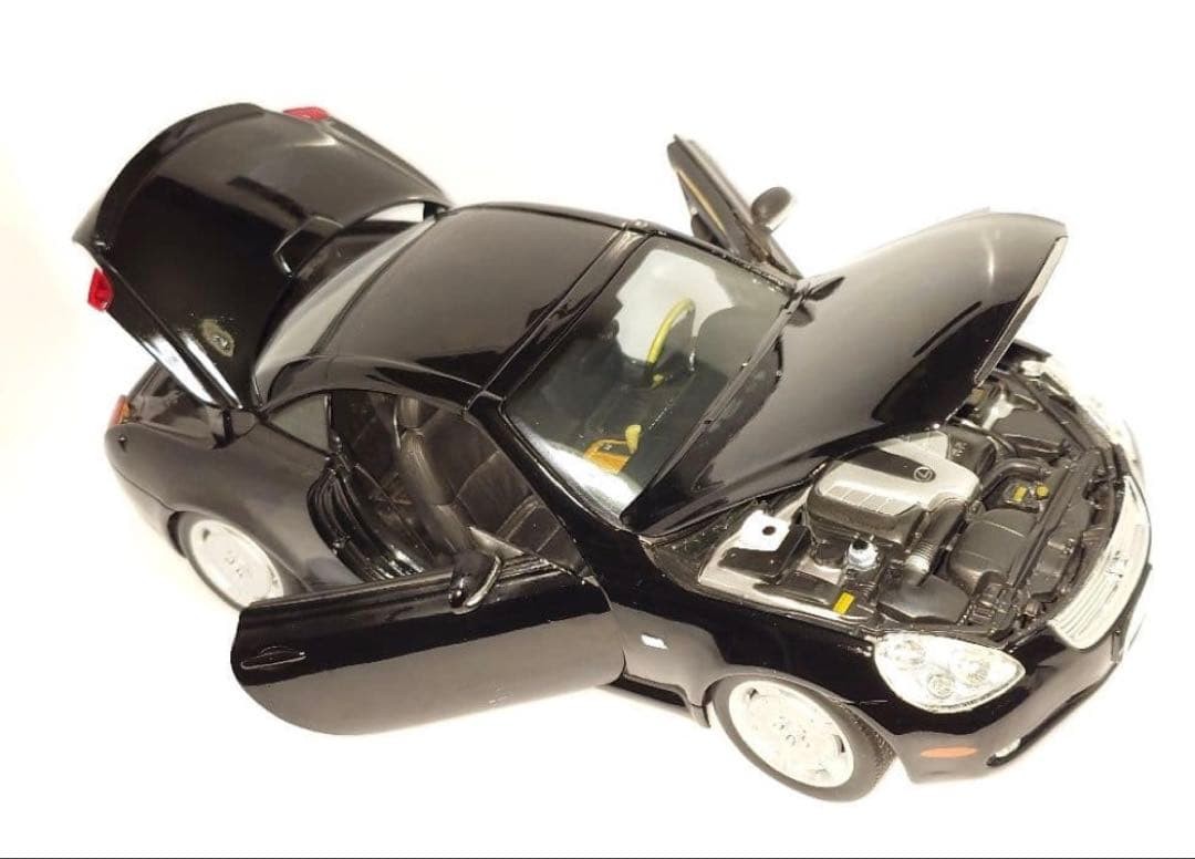 Maisto Lexus SC430 1/18 Diecast Car Black Openable Doors Trunk