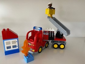 LEGO DUPLO Fire Truck 10592 Ladder Truck House Fire Turntable Ladder Man
