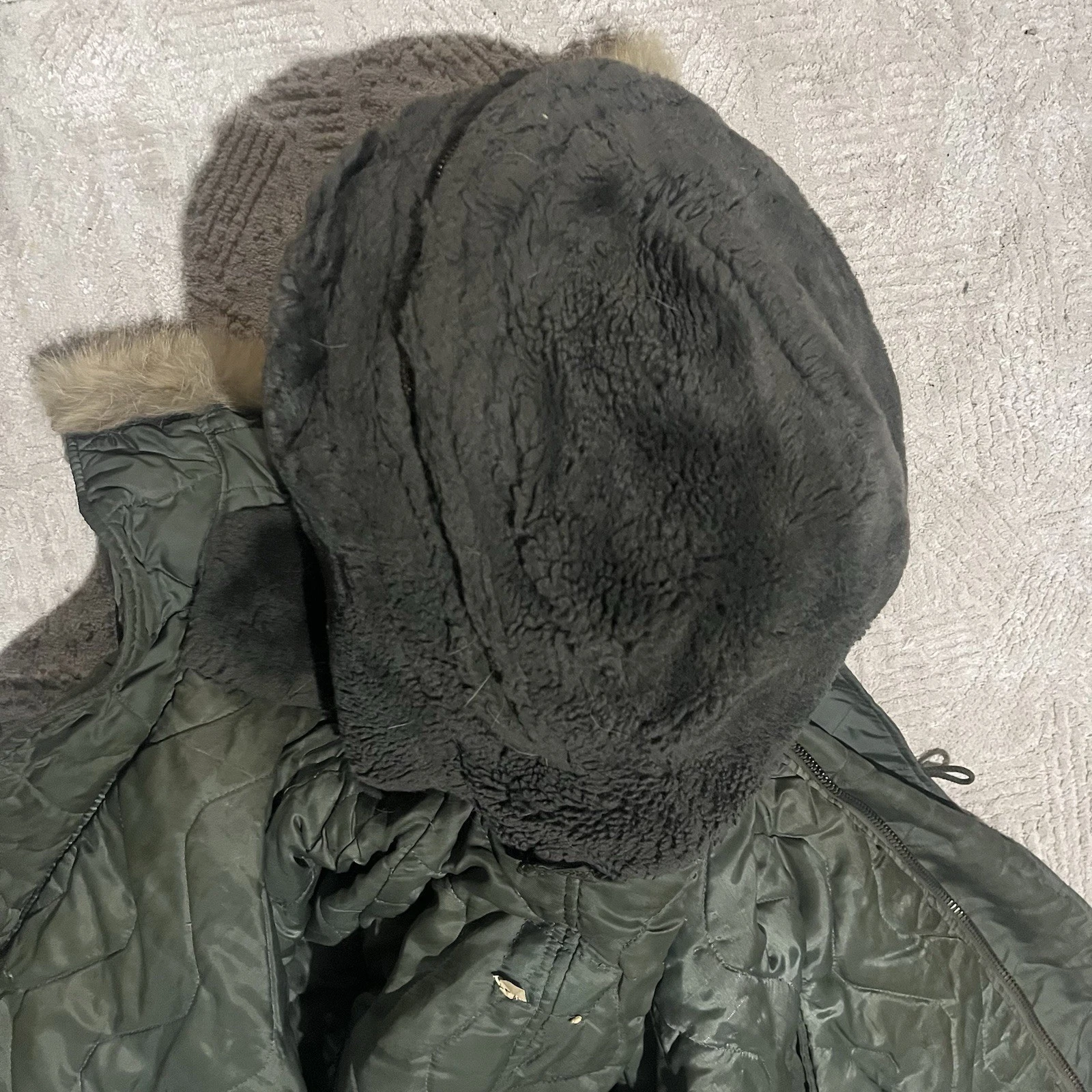 Vtg 80s Very stained Civ N-2B sage green Bomber Jacket heavy attached Hood Sz XL image 10