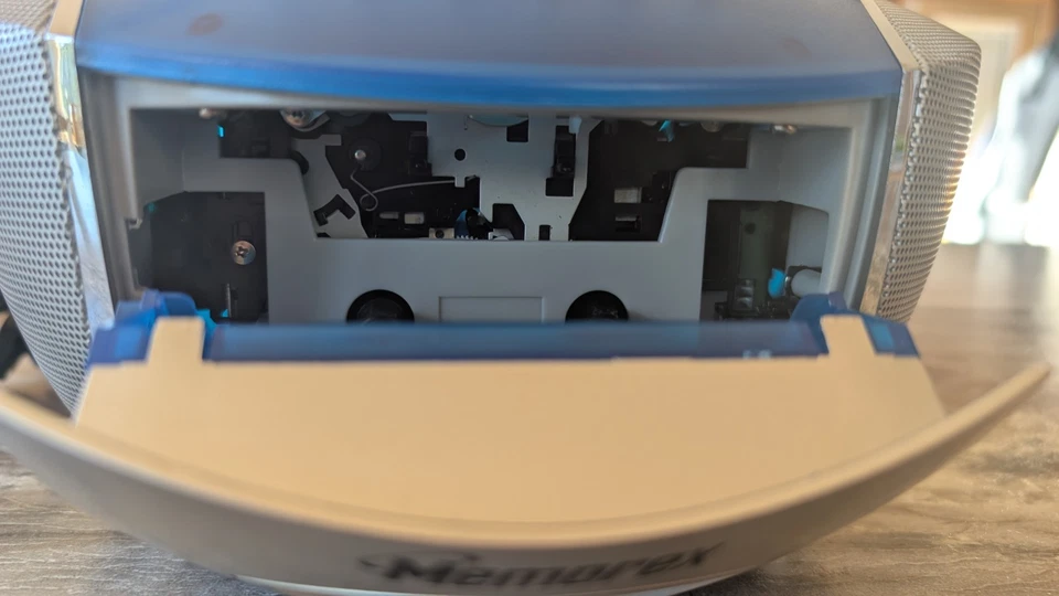 PIEZAS - MEMOREX AZUL Transparente Portátil CD RADIO CASSETTE Estéreo MP3134BLU Boom Box  Foto 4 de 4