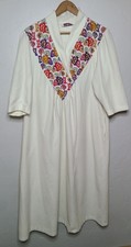 Vintage 70s Vanity Fair Velour Heavy Floral Embroidered Quarter Zip Robe Size L