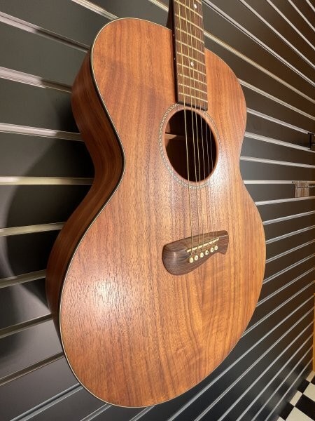 taku Acoustic Guitar Tacoma EKK9 Natural Made in USA S/N F0420210