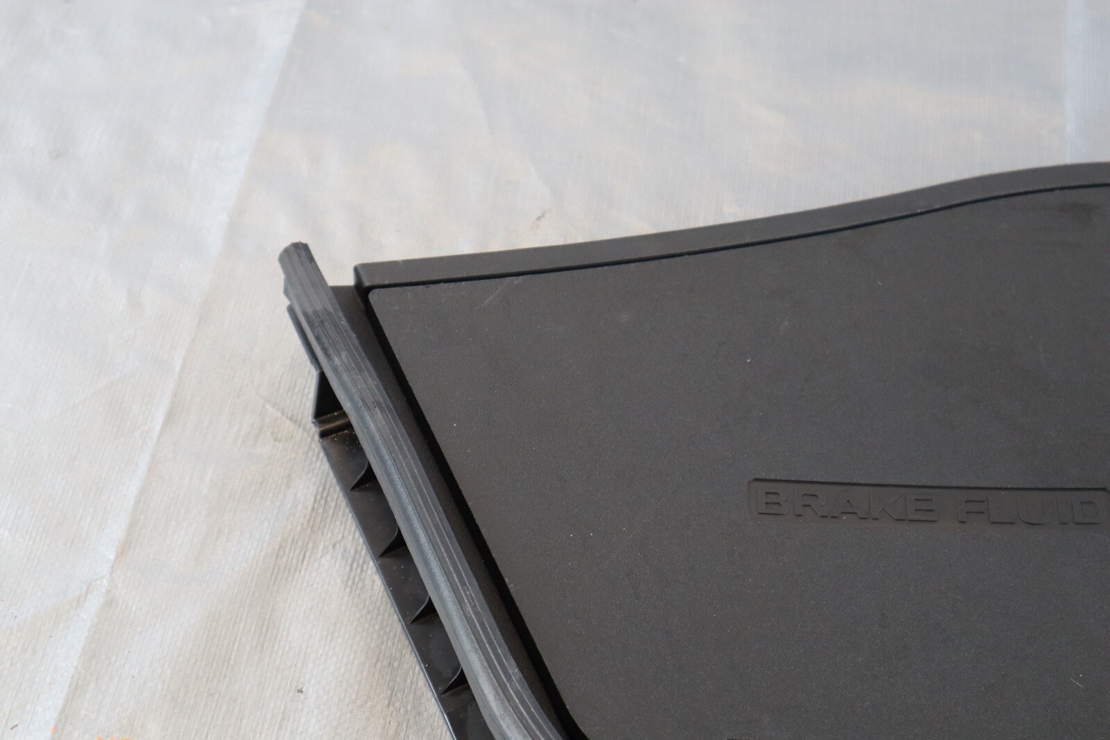 2021 INFINITI Q50 SEDAN PURE 3.0T OEM LH DRIVER BRAKE FLUID COVER 7176