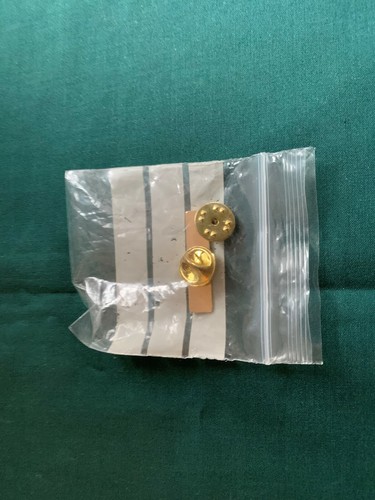 BARBOUR PIN BADGE. - Picture 4 of 4
