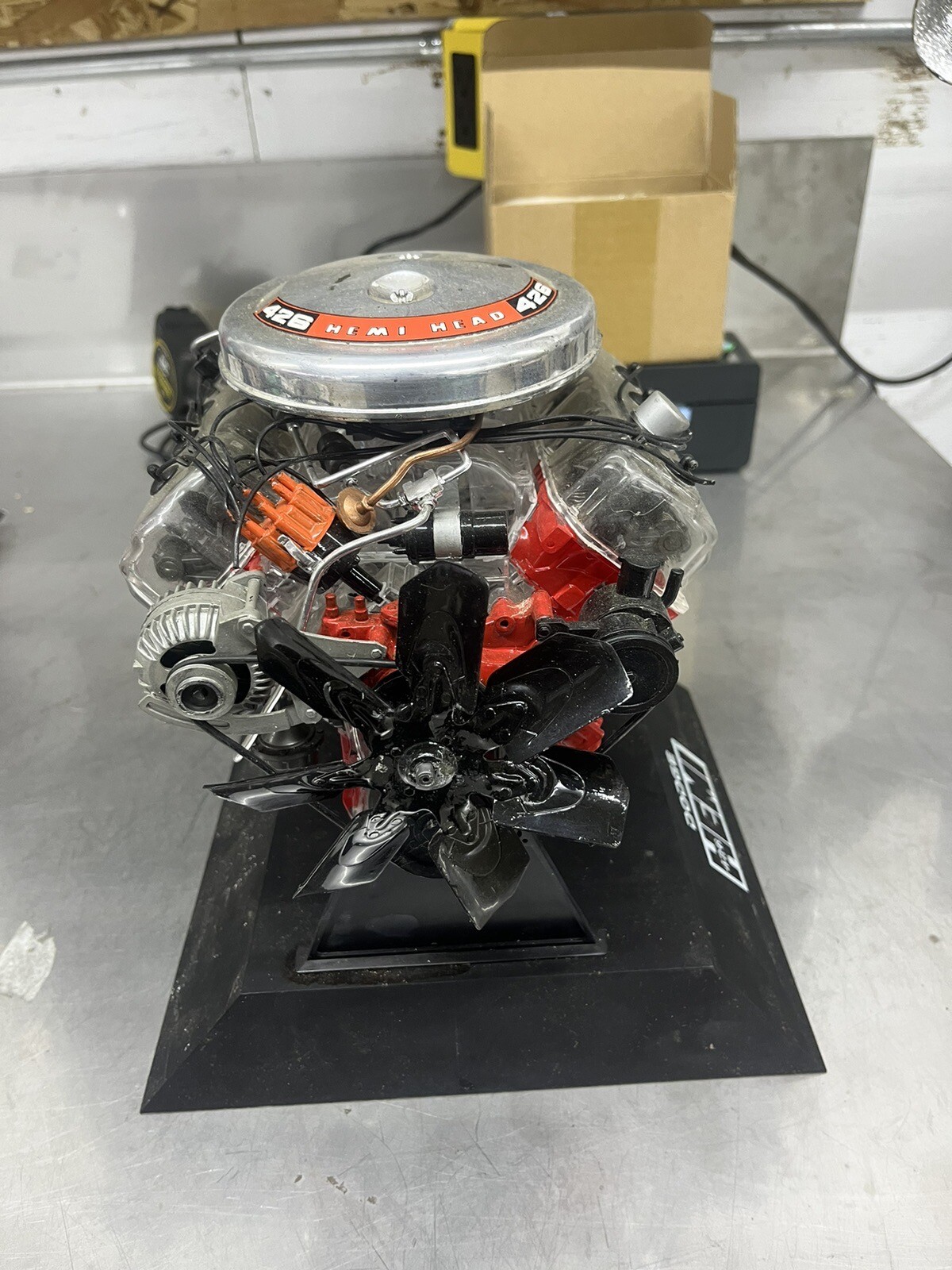 1/4 Scale Dodge Hemi 426 Engine Visible Engine Model Testors Damaged