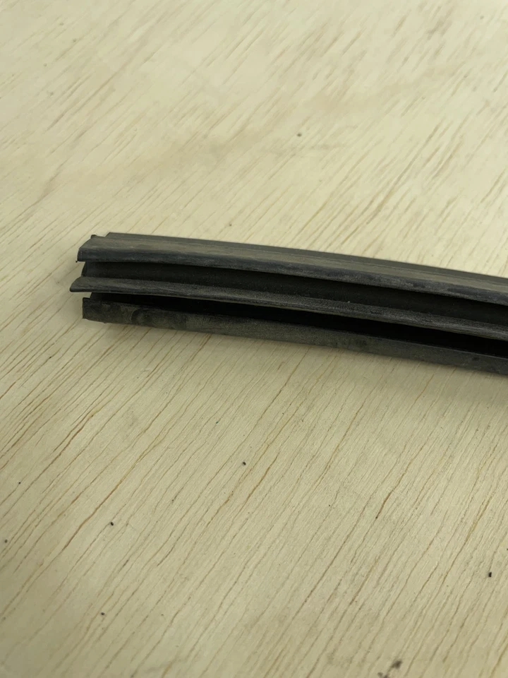 Porta deslizante GM OEM Weatherstrip Guard 97-09 relé Uplander Montana 10332606 novo na caixa - Imagem 3 de 4