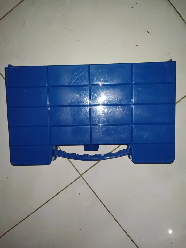 1976 Matchbox Superfast Plastic 18 Diecast Car Carry Case - Image 3 of 3