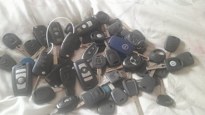 Auto Schlüsselanhänger Fernbedienung Restposten .Ersatzteile oder Reparatur ungeprüft .