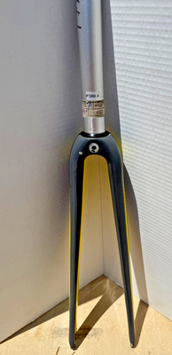 700C Full Monocoque 1 1/8