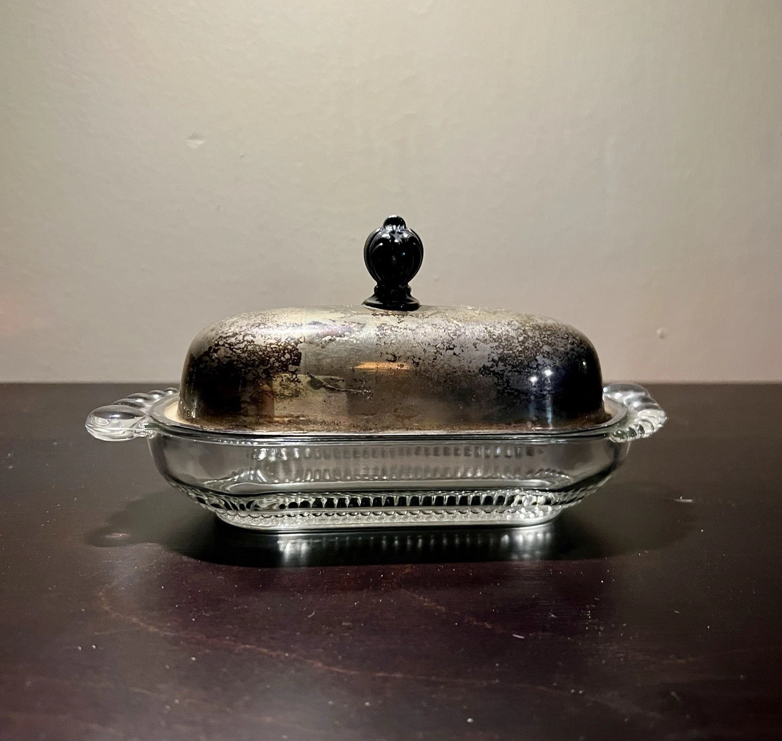 WM Rogers & Sons Silverplated Teardrop Glass Base Butter Dish 387 Antique 7"